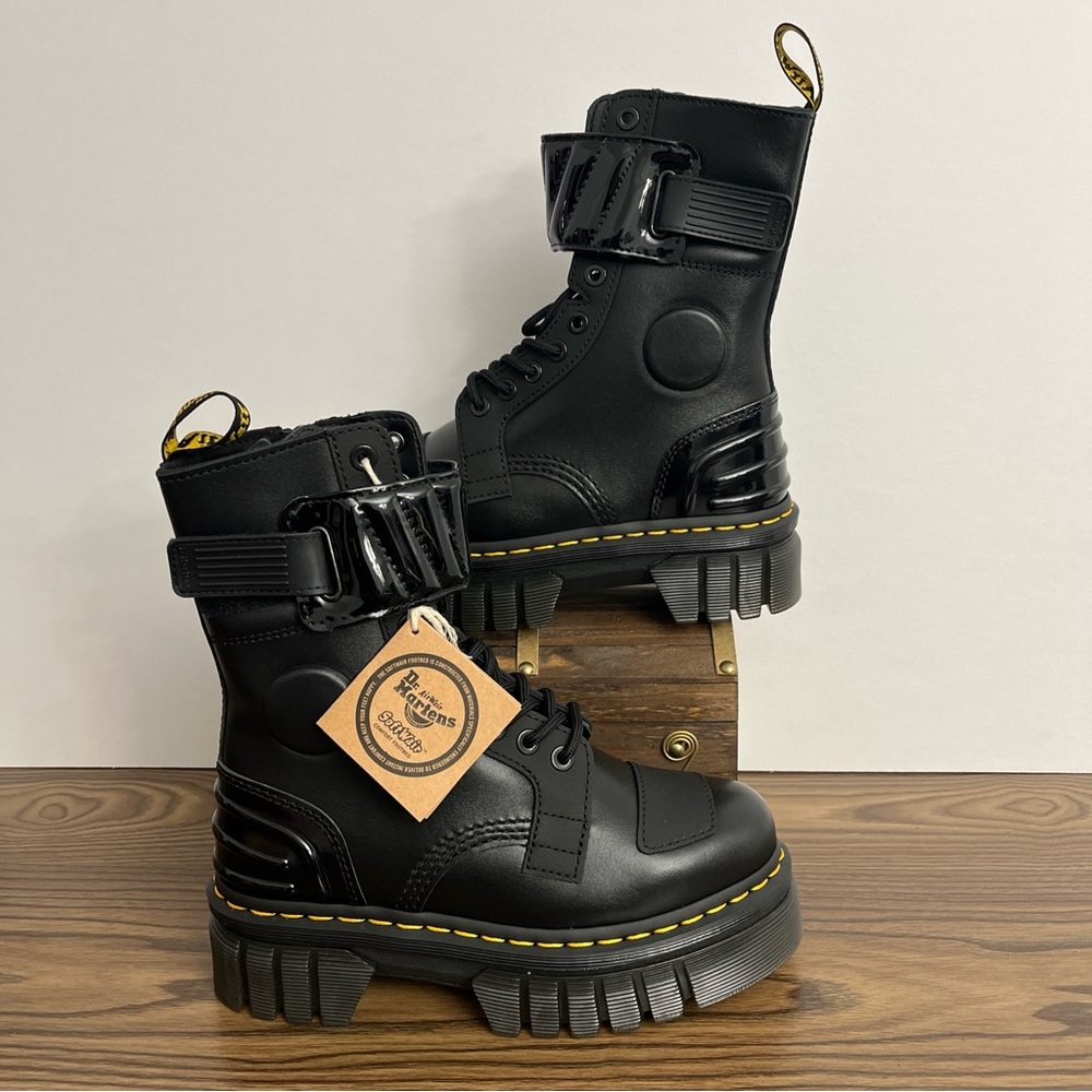 Dr. Martens Audrick 10I Women s Size 7 Lace Up Zip Up Strap Platform Boots Black